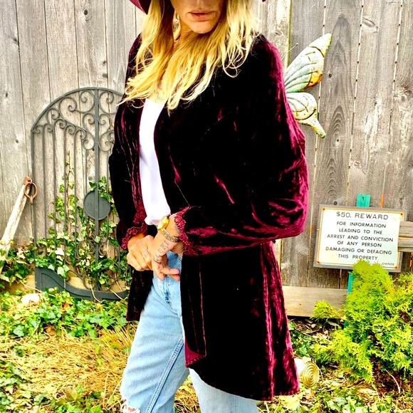 Jackets & Blazers - Vintage wine velvet dovetail topper blazer gothic